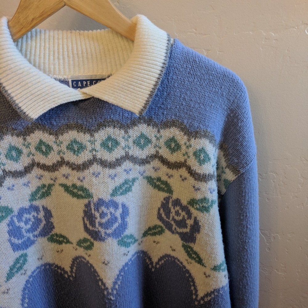 Vintage baby blue rose collar sweater